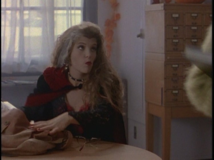 Halloween-1-09-my-so-called-life-29275588-1067-800